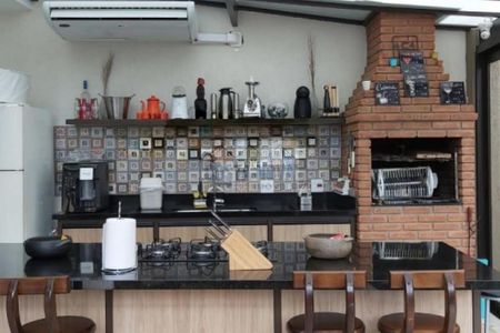 Casa à venda com 373m², 4 quartos e 6 vagas