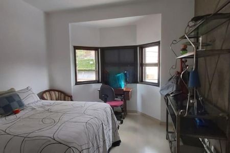 Casa à venda com 373m², 4 quartos e 6 vagas
