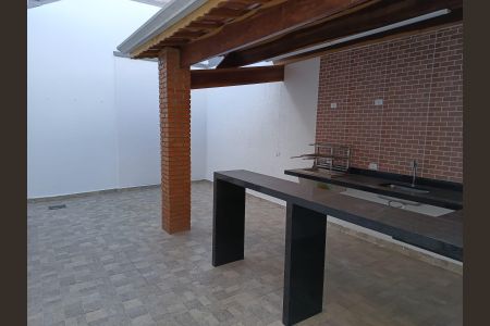 Casa à venda com 318m², 4 quartos e 6 vagas Casa à venda com 318m², 4 quartos e 6 vagasÁrea Externa