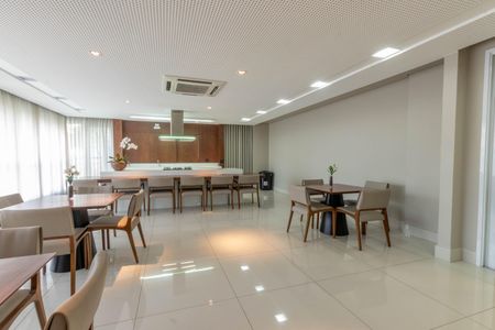 Apartamento à venda com 171m², 4 quartos e 4 vagasÁrea comum - Salão de festas