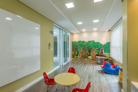 Apartamento à venda com 171m², 4 quartos e 4 vagasÁrea comum - Playground