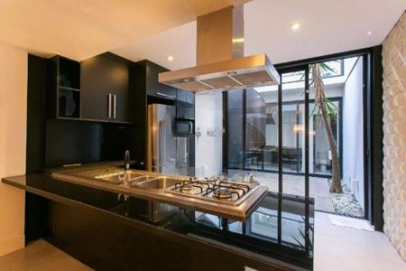 Casa à venda com 250m², 3 quartos e 2 vagas