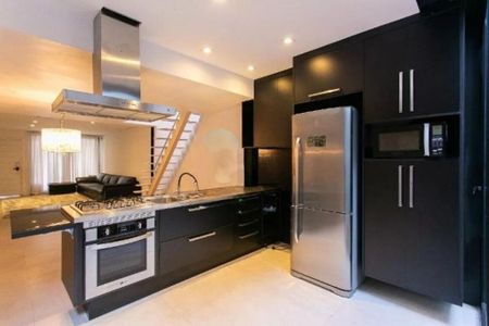 Casa à venda com 250m², 3 quartos e 2 vagas