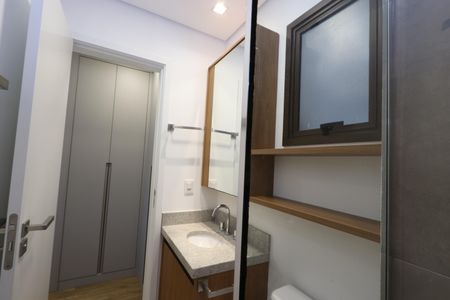 Apartamento para alugar com 77m², 2 quartos e 2 vagasBanheiro da Suíte