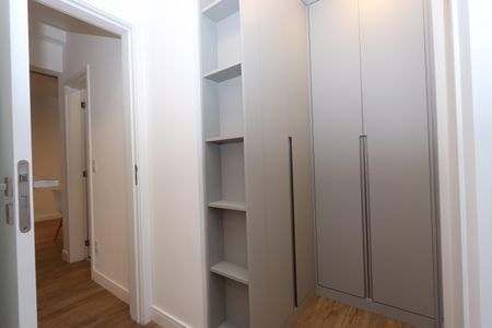 Apartamento para alugar com 77m², 2 quartos e 2 vagasCloset da Suíte