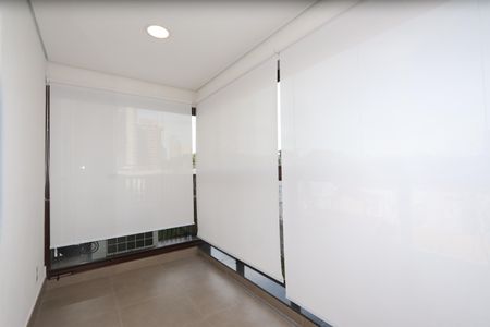 Apartamento para alugar com 77m², 2 quartos e 2 vagasVaranda