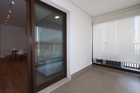 Apartamento para alugar com 77m², 2 quartos e 2 vagasVaranda