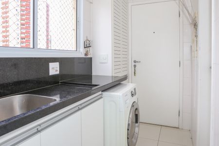 Apartamento à venda com 136m², 3 quartos e 3 vagas Apartamento à venda com 136m², 3 quartos e 3 vagasÁrea de Serviço