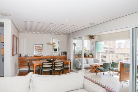 Apartamento à venda com 136m², 3 quartos e 3 vagas Apartamento à venda com 136m², 3 quartos e 3 vagasSala