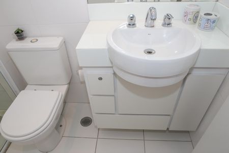 Apartamento à venda com 136m², 3 quartos e 3 vagas Apartamento à venda com 136m², 3 quartos e 3 vagasBanheiro da Suíte 2