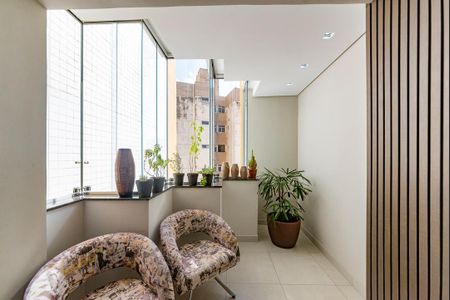 Apartamento à venda com 101m², 3 quartos e 1 vaga Apartamento à venda com 101m², 3 quartos e 1 vagaVaranda