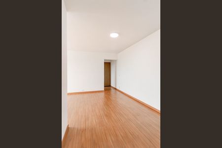 Apartamento à venda com 85m², 2 quartos e 1 vaga Apartamento à venda com 85m², 2 quartos e 1 vagaSala