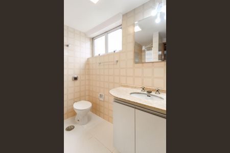 Apartamento à venda com 85m², 2 quartos e 1 vaga Apartamento à venda com 85m², 2 quartos e 1 vagaBanheiro da Suíte 2