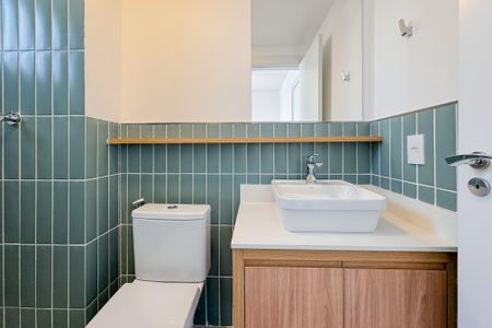 Apartamento para alugar com 72m², 2 quartos e 1 vaga Apartamento para alugar com 72m², 2 quartos e 1 vagaBanheiro da Suíte 1