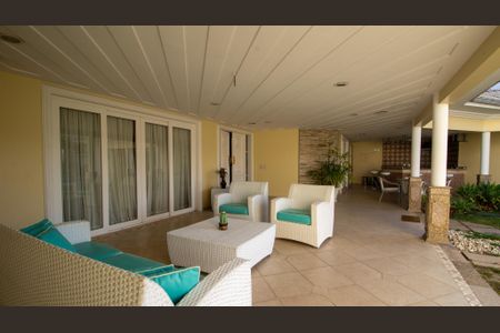 Casa de condomínio à venda com 600m², 4 quartos e 4 vagas Casa de condomínio à venda com 600m², 4 quartos e 4 vagasQuintal