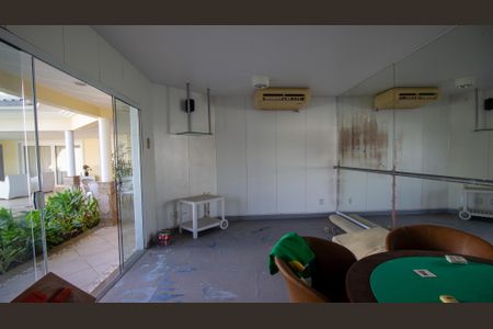 Casa de condomínio à venda com 600m², 4 quartos e 4 vagas Casa de condomínio à venda com 600m², 4 quartos e 4 vagasÁrea do Quintal