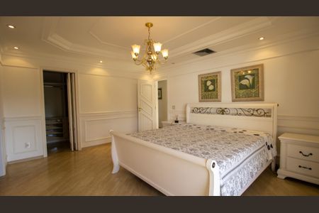 Casa de condomínio à venda com 600m², 4 quartos e 4 vagas Casa de condomínio à venda com 600m², 4 quartos e 4 vagasSuíte 1