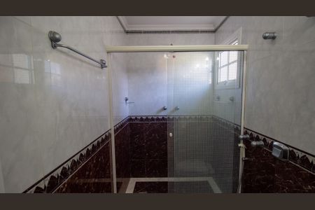 Casa de condomínio à venda com 600m², 4 quartos e 4 vagas Casa de condomínio à venda com 600m², 4 quartos e 4 vagasBanheiro da Suíte 4