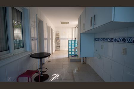 Casa de condomínio à venda com 600m², 4 quartos e 4 vagas Casa de condomínio à venda com 600m², 4 quartos e 4 vagasÁrea de Serviço