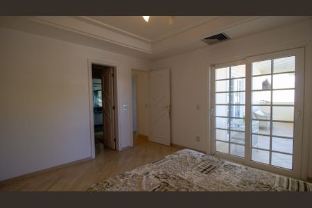 Casa de condomínio à venda com 600m², 4 quartos e 4 vagas Casa de condomínio à venda com 600m², 4 quartos e 4 vagasSuíte 3