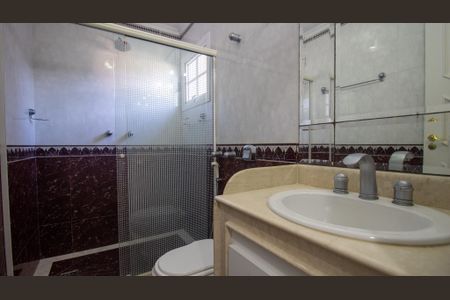 Casa de condomínio à venda com 600m², 4 quartos e 4 vagas Casa de condomínio à venda com 600m², 4 quartos e 4 vagasBanheiro da Suíte 4