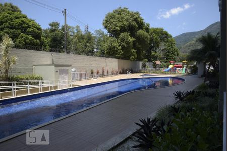 Apartamento à venda com 62m², 2 quartos e 1 vaga Apartamento à venda com 62m², 2 quartos e 1 vagaÁrea comum - Piscina