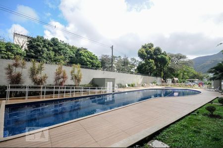 Apartamento à venda com 62m², 2 quartos e 1 vaga Apartamento à venda com 62m², 2 quartos e 1 vagaÁrea comum - Piscina