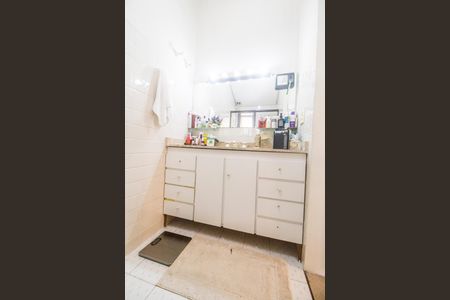 Casa de condomínio à venda com 176m², 3 quartos e 2 vagas Casa de condomínio à venda com 176m², 3 quartos e 2 vagasBanheiro da Suíte