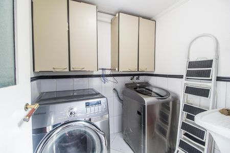 Casa de condomínio à venda com 176m², 3 quartos e 2 vagas Casa de condomínio à venda com 176m², 3 quartos e 2 vagasÁrea de Serviço