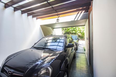 Casa de condomínio à venda com 176m², 3 quartos e 2 vagas Casa de condomínio à venda com 176m², 3 quartos e 2 vagasGaragem