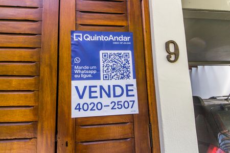 Casa de condomínio à venda com 176m², 3 quartos e 2 vagas Casa de condomínio à venda com 176m², 3 quartos e 2 vagasPlaca