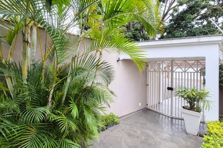 Casa à venda com 282m², 3 quartos e 5 vagas Casa à venda com 282m², 3 quartos e 5 vagasÁrea Externa