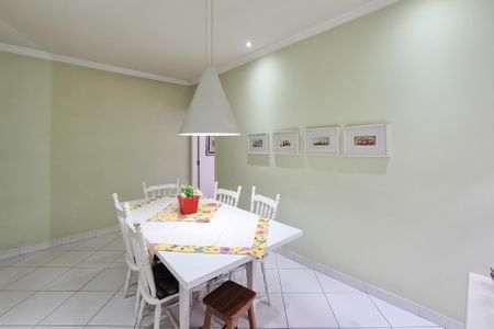 Casa à venda com 282m², 3 quartos e 5 vagas Casa à venda com 282m², 3 quartos e 5 vagasCopa