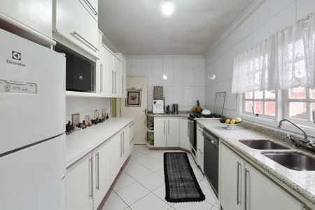 Casa à venda com 282m², 3 quartos e 5 vagas Casa à venda com 282m², 3 quartos e 5 vagasCozinha