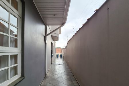 Casa à venda com 282m², 3 quartos e 5 vagas Casa à venda com 282m², 3 quartos e 5 vagasCorredor