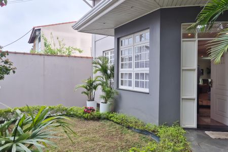 Casa à venda com 282m², 3 quartos e 5 vagas Casa à venda com 282m², 3 quartos e 5 vagasÁrea Externa