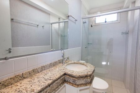 Apartamento para alugar com 70m², 3 quartos e 1 vaga Apartamento para alugar com 70m², 3 quartos e 1 vagaBanheiro da Suíte