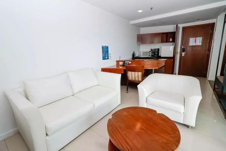 Sala de apartamento à venda com 2 quartos, 48m² em Barra da Tijuca, Rio de Janeiro