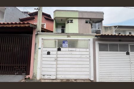 Casa para alugar com 117m², 3 quartos e 2 vagas Casa para alugar com 117m², 3 quartos e 2 vagasFachada