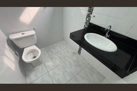 Casa para alugar com 117m², 3 quartos e 2 vagas Casa para alugar com 117m², 3 quartos e 2 vagasBanheiro da Suíte 2