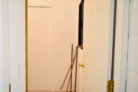 Apartamento à venda com 96m², 3 quartos e 2 vagas Apartamento à venda com 96m², 3 quartos e 2 vagasQuarto de Serviço