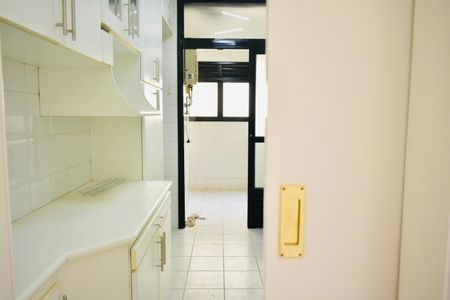 Apartamento à venda com 96m², 3 quartos e 2 vagas Apartamento à venda com 96m², 3 quartos e 2 vagasCozinha