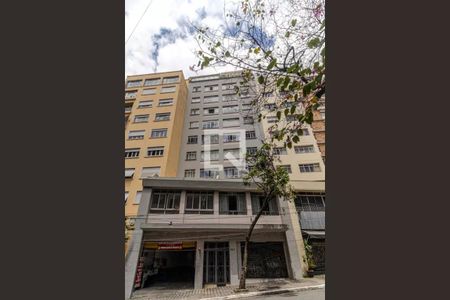 Apartamento à venda com 67m², 1 quarto e sem vagaFachada