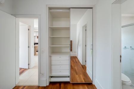 Apartamento para alugar com 69m², 2 quartos e 2 vagas Apartamento para alugar com 69m², 2 quartos e 2 vagasSuíte