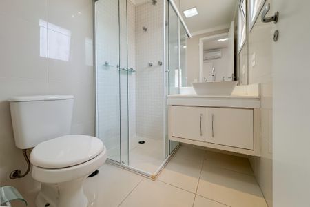 Apartamento para alugar com 69m², 2 quartos e 2 vagas Apartamento para alugar com 69m², 2 quartos e 2 vagasBanheiro da Suíte