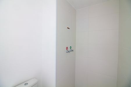 Apartamento à venda com 63m², 2 quartos e 1 vaga Apartamento à venda com 63m², 2 quartos e 1 vagaBanheiro da Suíte