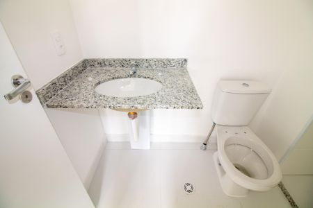 Apartamento à venda com 63m², 2 quartos e 1 vaga Apartamento à venda com 63m², 2 quartos e 1 vagaBanheiro