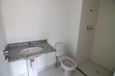 Apartamento à venda com 63m², 2 quartos e 1 vaga Apartamento à venda com 63m², 2 quartos e 1 vagaBanheiro da Suíte