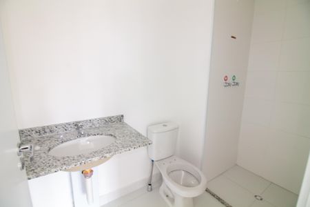 Apartamento à venda com 63m², 2 quartos e 1 vaga Apartamento à venda com 63m², 2 quartos e 1 vagaBanheiro