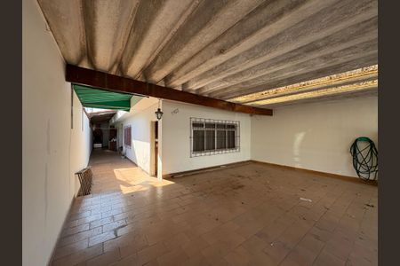 Casa para alugar com 160m², 2 quartos e 2 vagas Casa para alugar com 160m², 2 quartos e 2 vagasGaragem